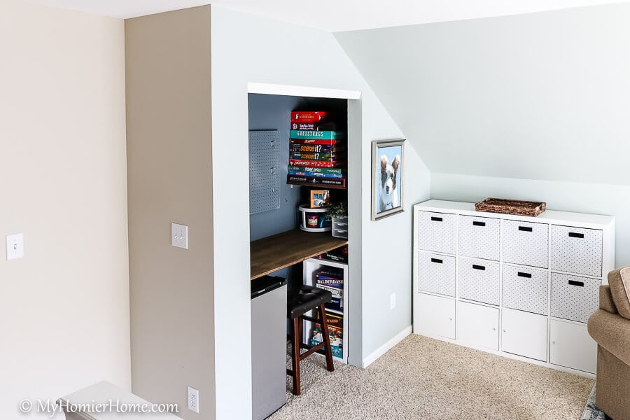Bonus Room Makeover Final Reveal-5 The One Room Challenge has come to an end! If you are looking for fun adult and kid friendly inspiration, check out my bonus room makeover final reveal!