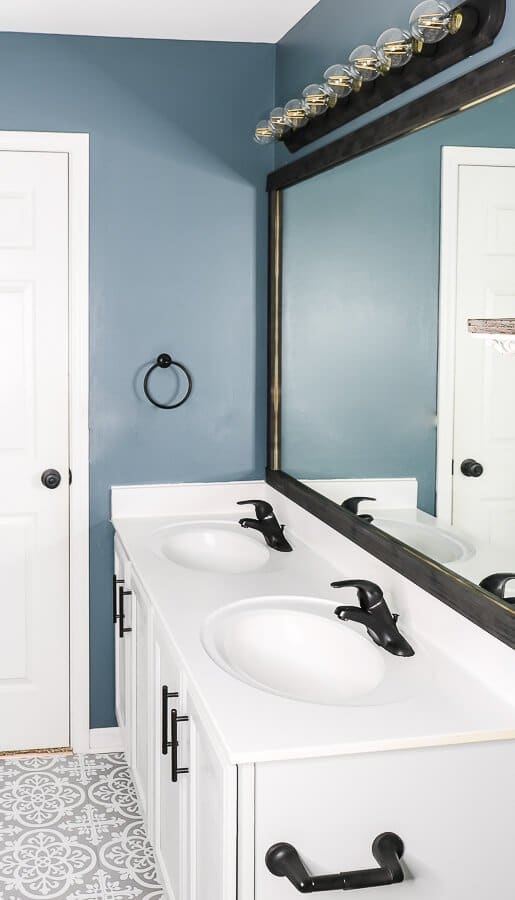 Bathroom need an upgrade? If you have $100 and some DIY zest, you can makeover your bathroom on a budget!