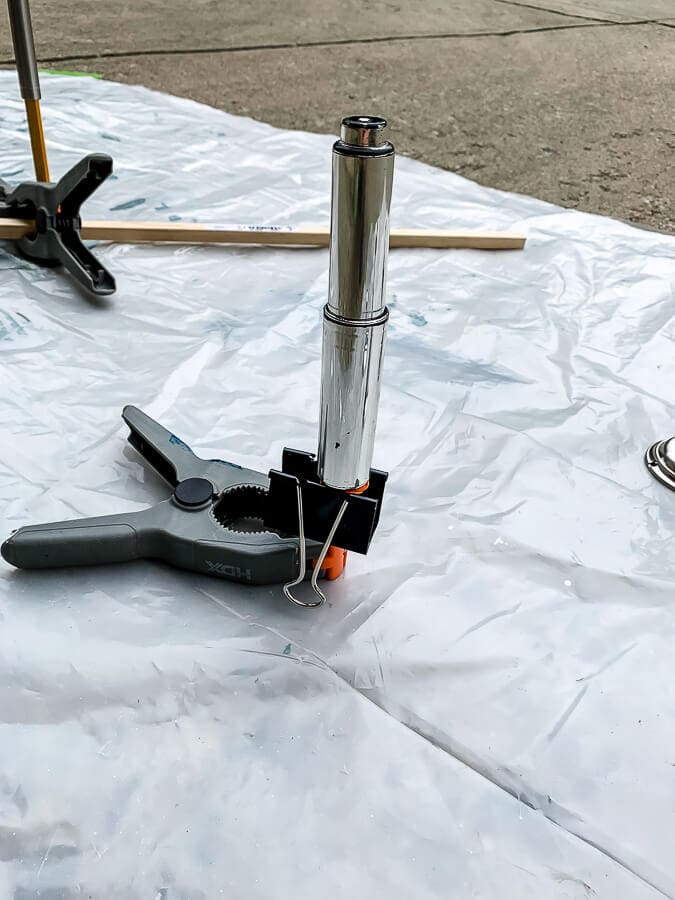 Spray Paint Faucet-2 Rig up an apparatus to spray each accessories sides all at once